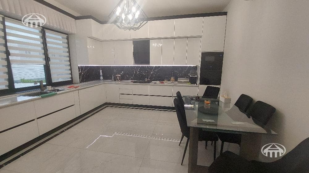 Mansion · 4 rooms · 292 m² · Qasax