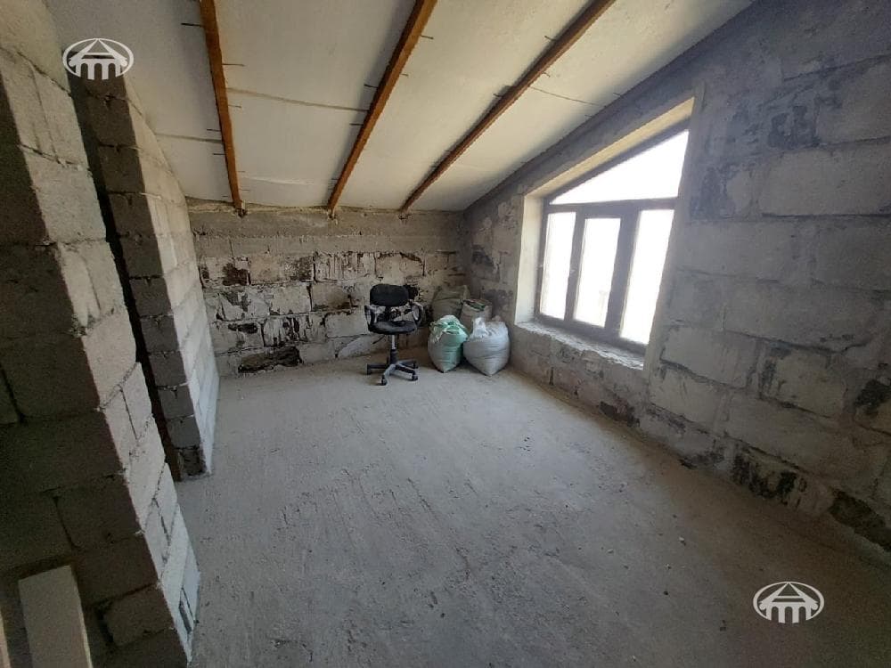 Особняк · 5 комн. · 266 м² · Аван