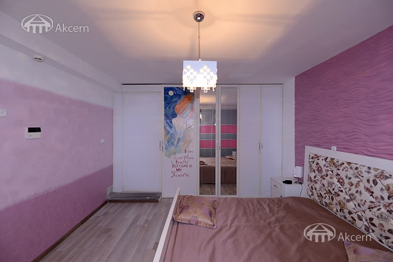 Дом · 5 комн. · 540 м² · Кентрон