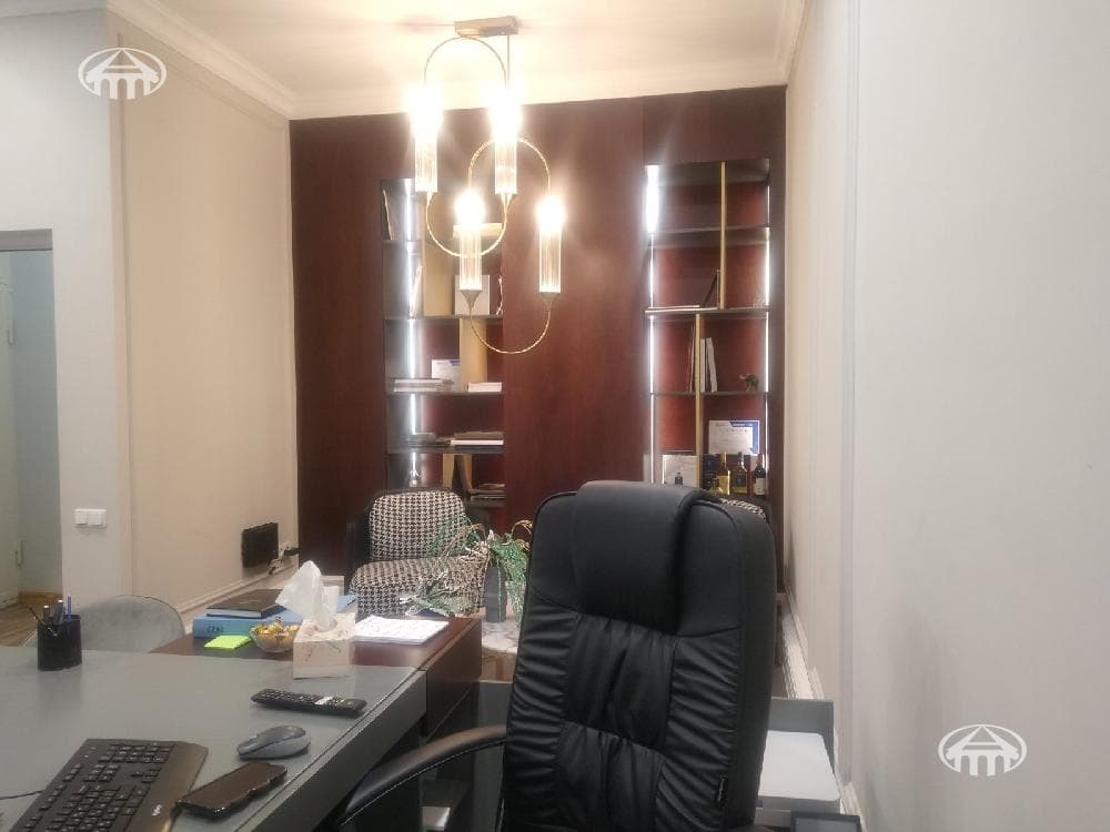 Office · 76 m² · Kentron