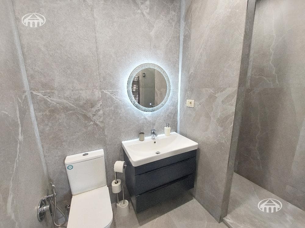 Apartment · 3 rooms · 62 m² · Kentron