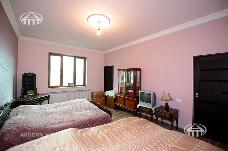 Особняк · 4 комн. · 261 м² · Давташен