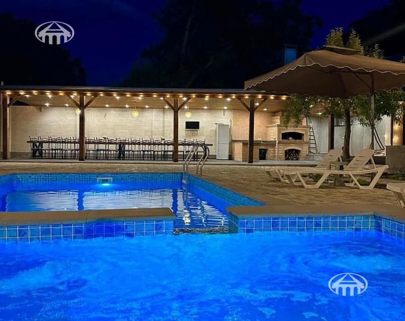 Особняк · 5 комн. · 350 м² · Гарни