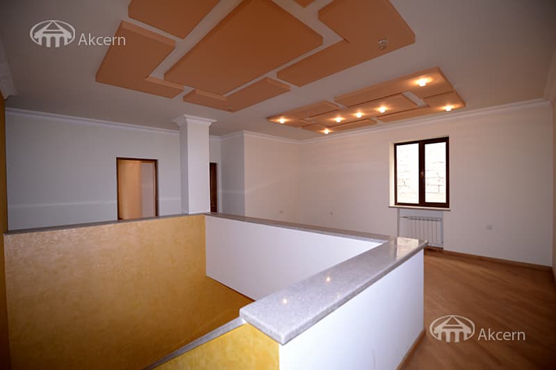 Офис · 347 м² · Кентрон