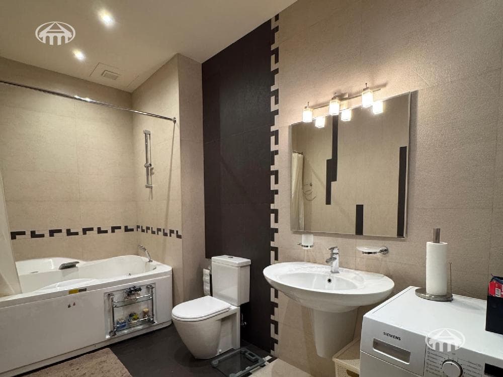 Apartment · 4 rooms · 166 m² · Kentron