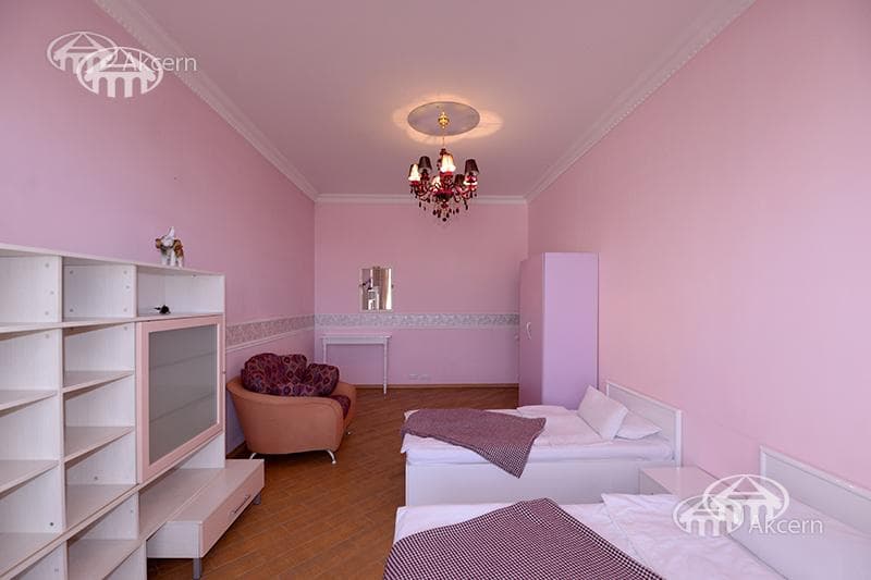 Отель · 5 комн. · 540 м² · Кентрон