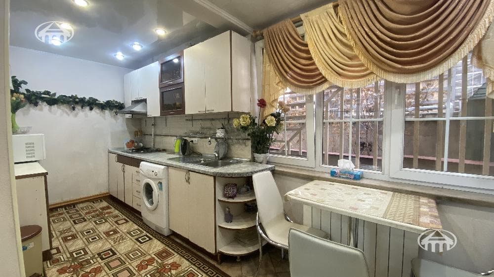 Квартира · 5 комн. · 105 м² · Кентрон