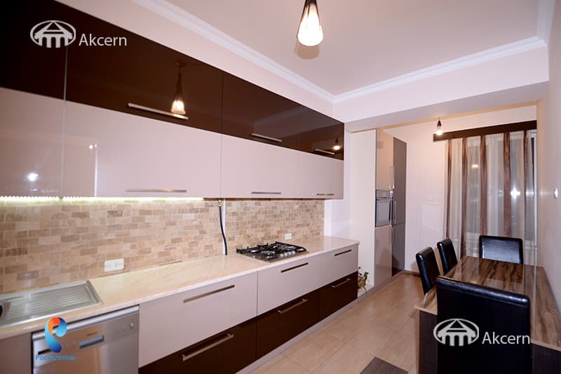 Квартира · 3 комн. · 95 м² · Кентрон