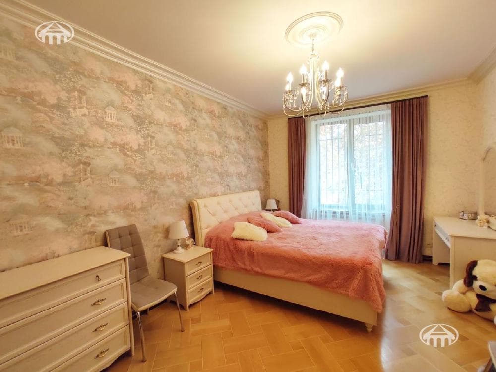 Apartment · 3 rooms · 86 m² · Kentron