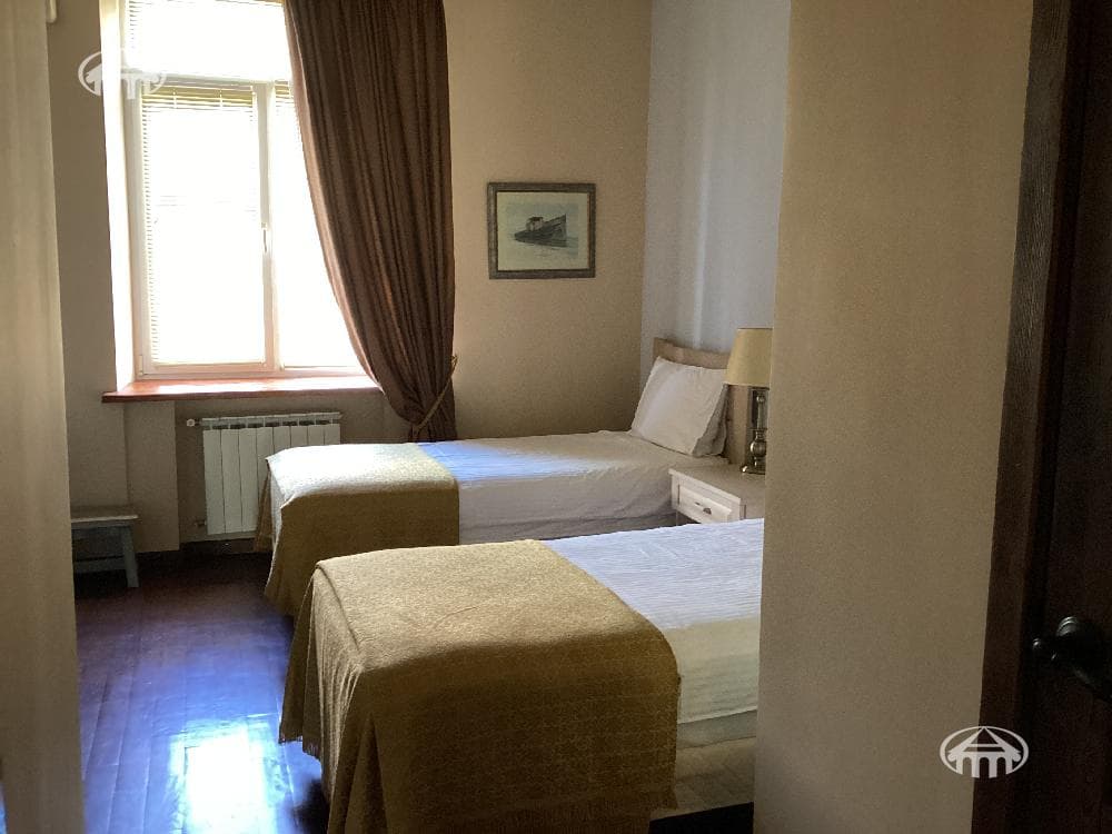 Apartment · 3 rooms · 100 m² · Kentron