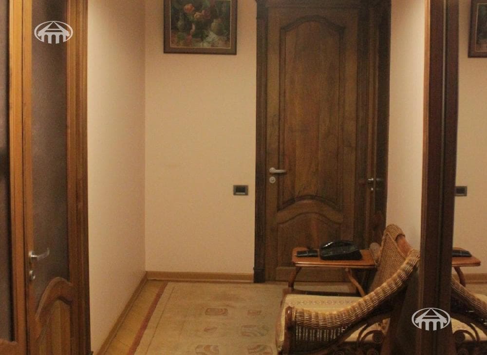 Բնակարան · 4 սեն. · 148 մ² · Կենտրոն