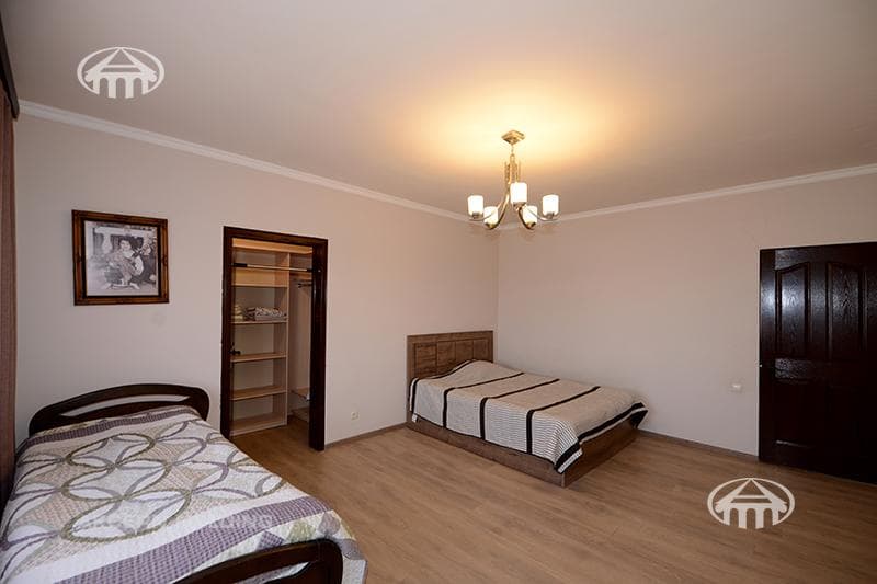 Особняк · 4 комн. · 260 м² · Аджапняк