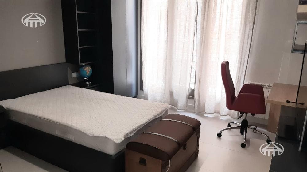 Квартира · 4 комн. · 203 м² · Кентрон