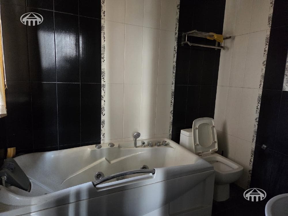 Hotel · 9 rooms · 390 m² · Ajapnyak
