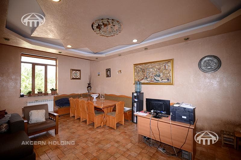 Mansion · 9 rooms · 671 m² · Arabkir