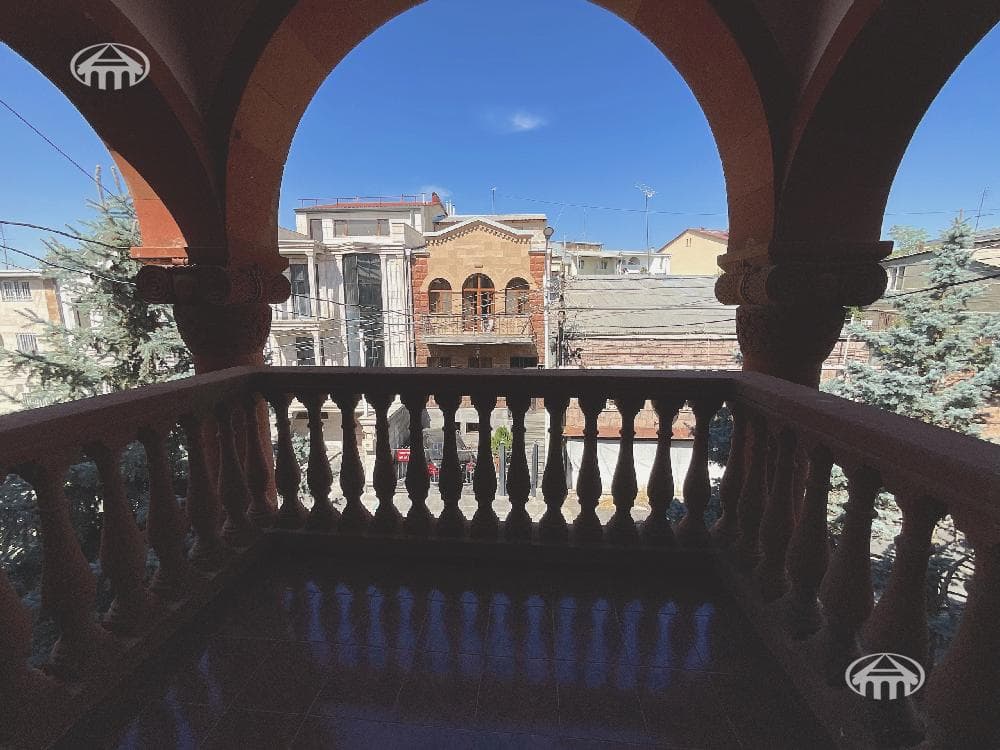 Mansion · 9 rooms · 680 m² · Arabkir — photo 30 / 47