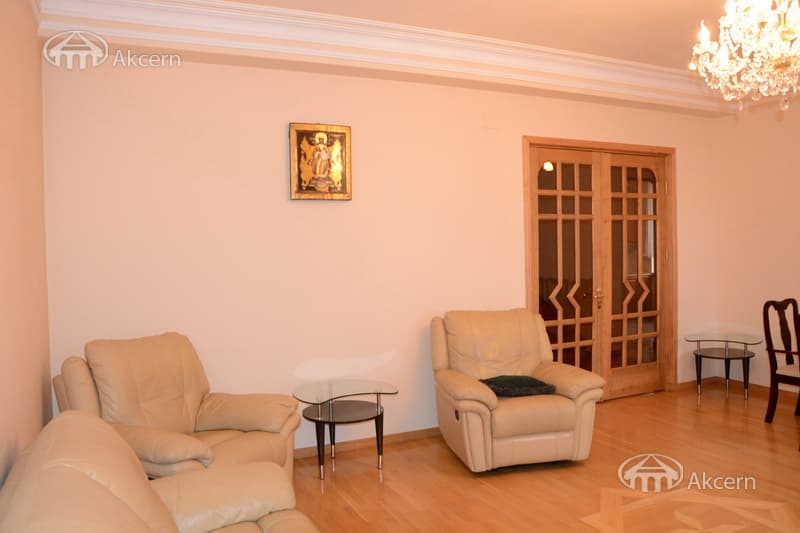 House · 6 rooms · 250 m² · Arabkir