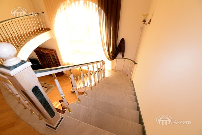 Особняк · 4 комн. · 240 м² · Аджапняк