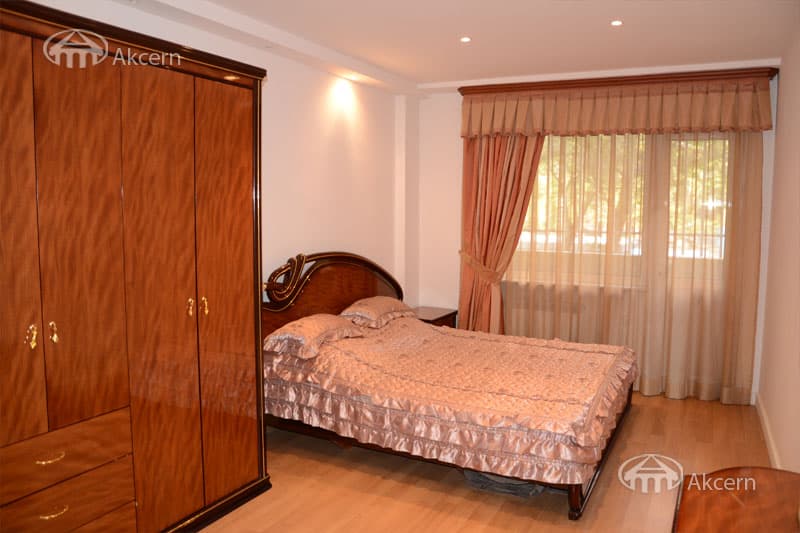 Apartment · 2 rooms · 70 m² · Kentron — photo 4 / 16