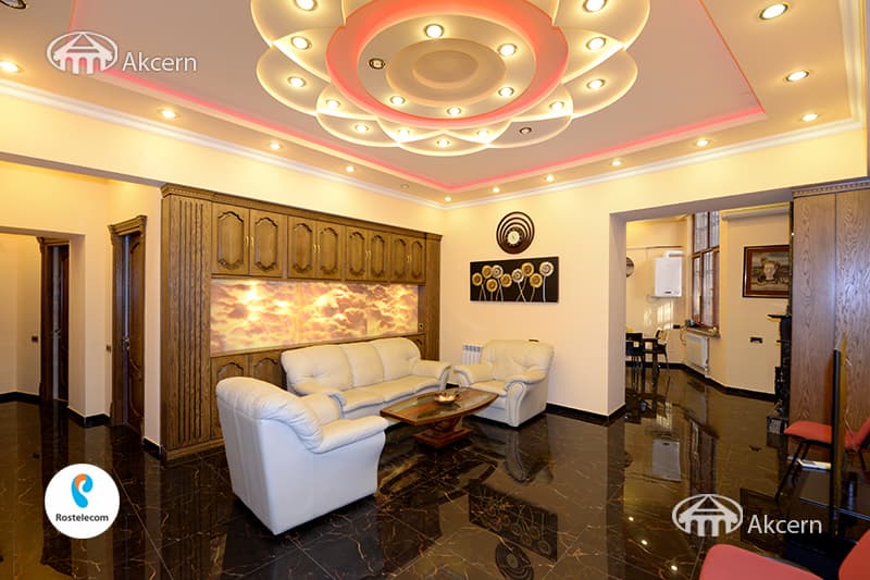 Квартира · 4 комн. · 180 м² · Кентрон