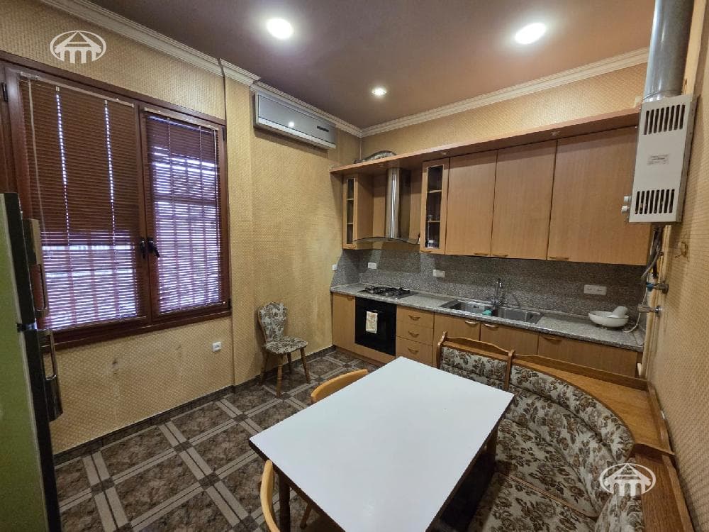 Apartment · 2 rooms · 71 m² · Kentron