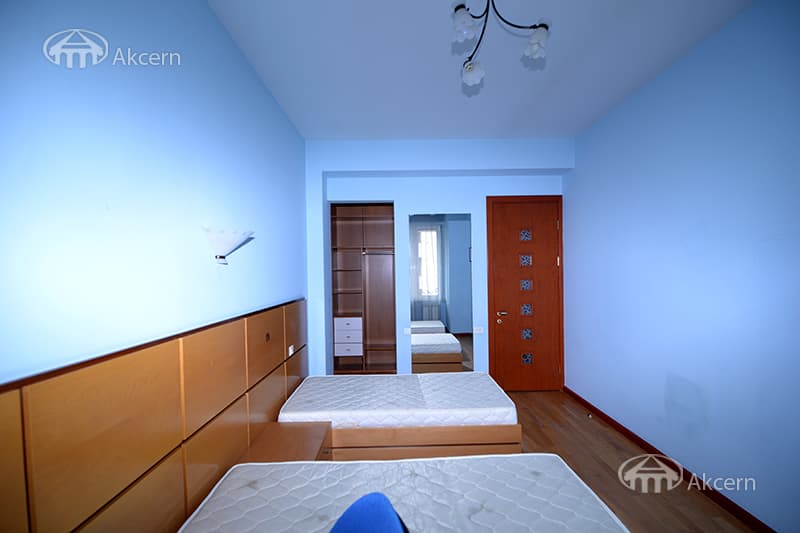 Apartment · 3 rooms · 107 m² · Kentron