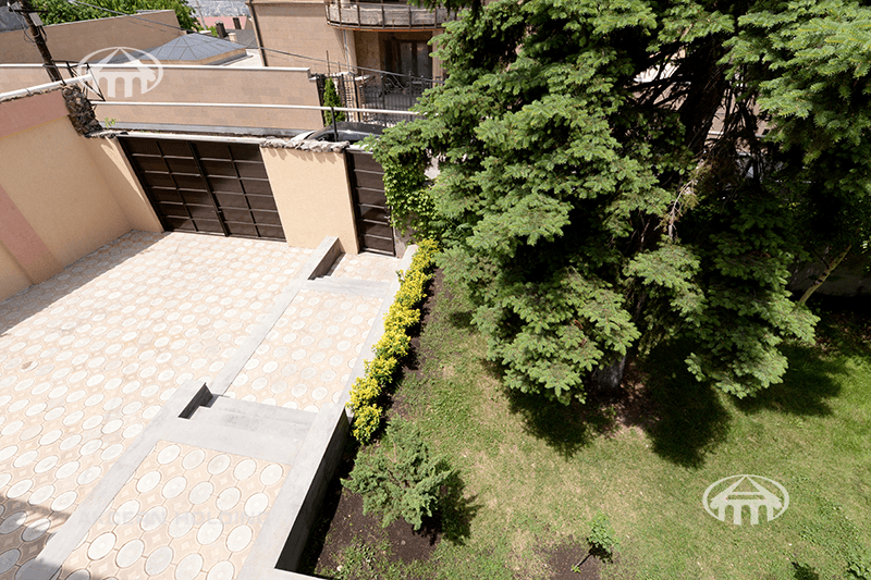 Mansion · 4 rooms · 300 m² · Nork-Marash