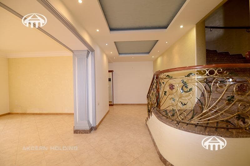 Особняк · 7 комн. · 243 м² · Кентрон