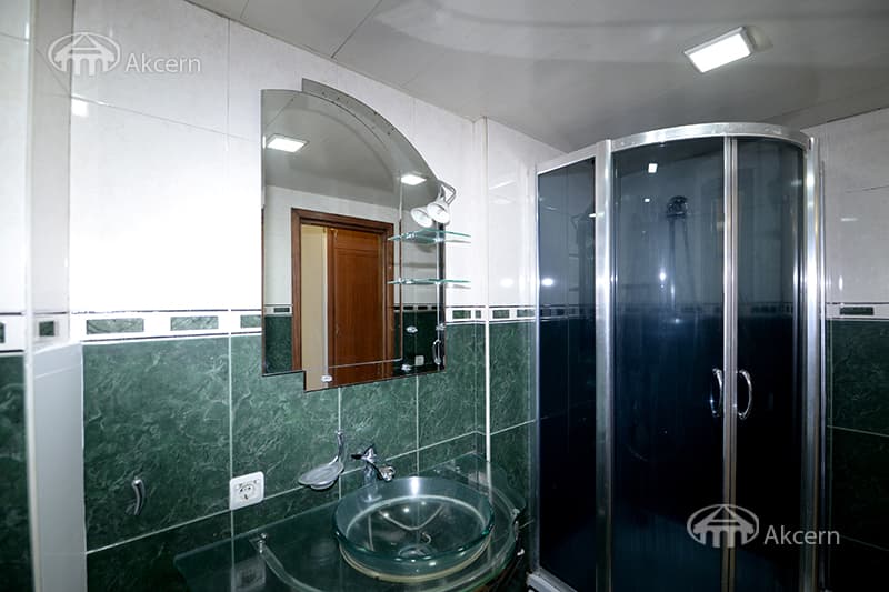 Квартира · 3 комн. · 70 м² · Кентрон