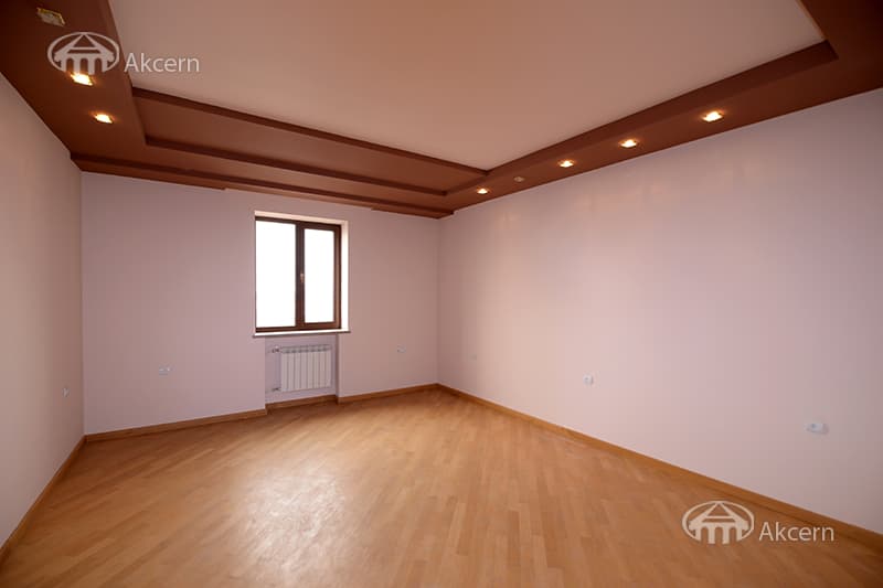 Office · 347 m² · Kentron