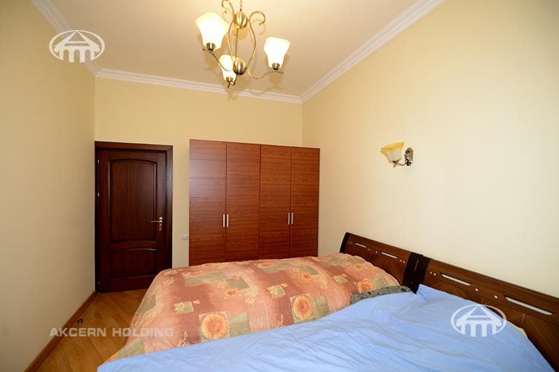 Особняк · 9 комн. · 650 м² · Аджапняк