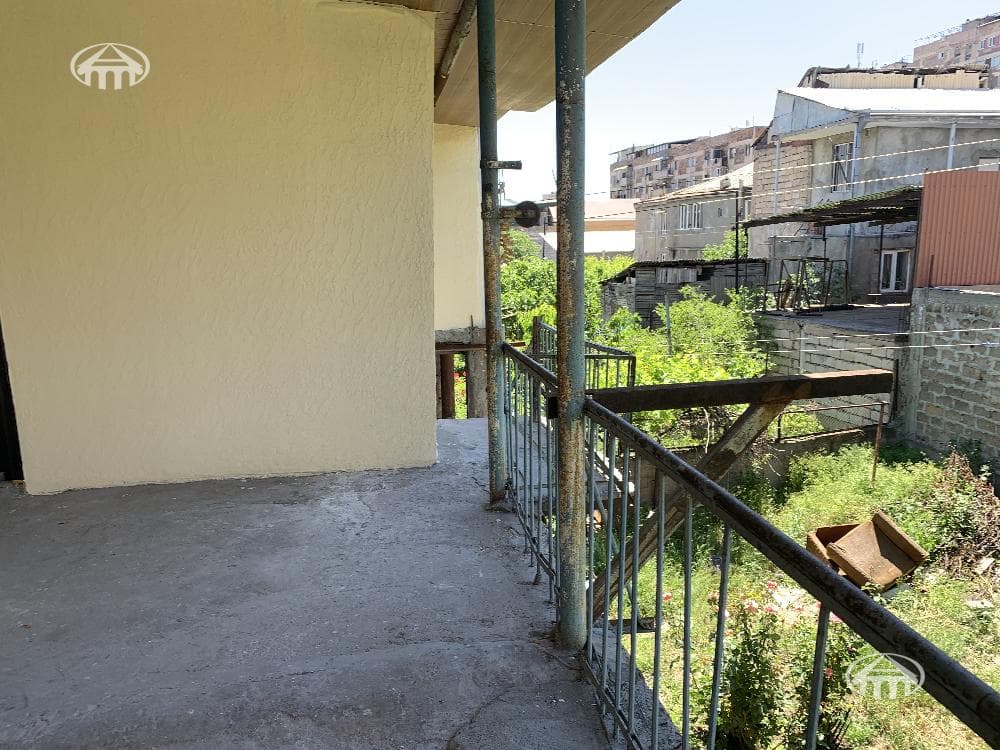 House · 3 rooms · 233 m² · Shengavit