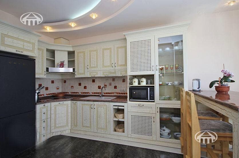 Apartment · 3 rooms · 137 m² · Kentron