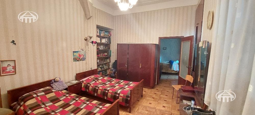 Գրասենյակ · 110 մ² · Կենտրոն