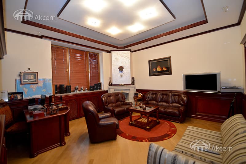 Особняк · 6 комн. · 437 м² · Аван