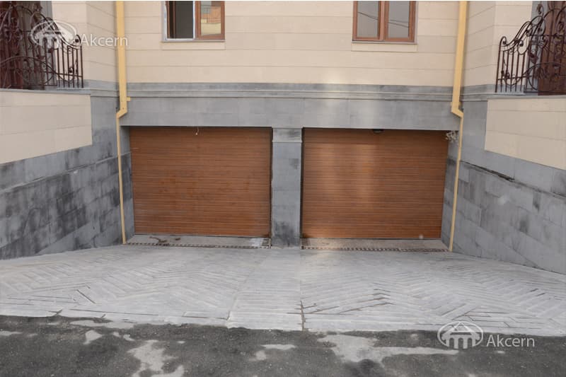 Дом · 5 комн. · 467 м² · Кентрон