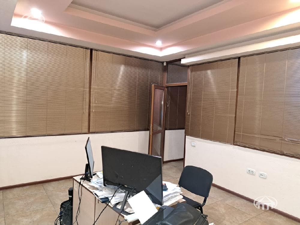 Գրասենյակ · 95 մ² · Կենտրոն