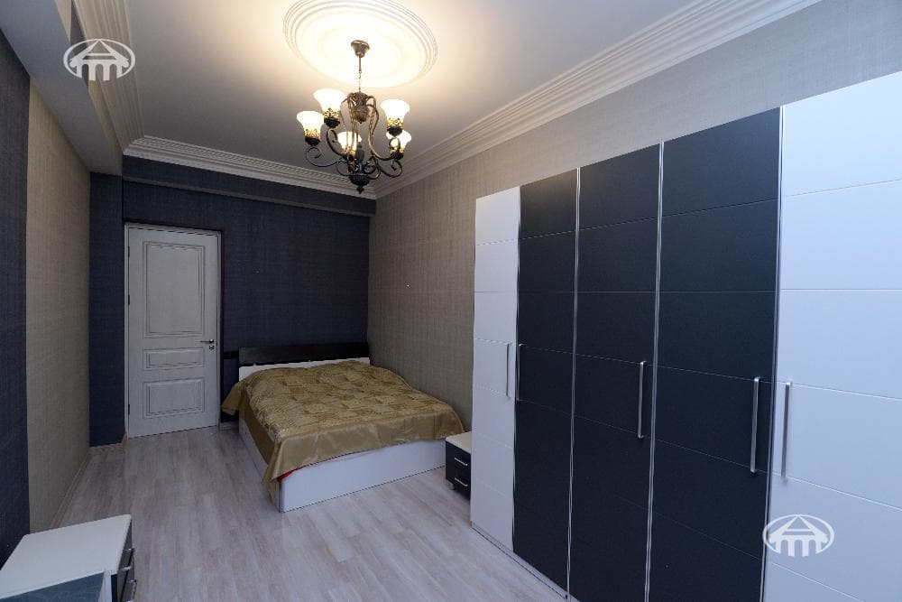 Mansion · 5 rooms · 600 m² · Arabkir