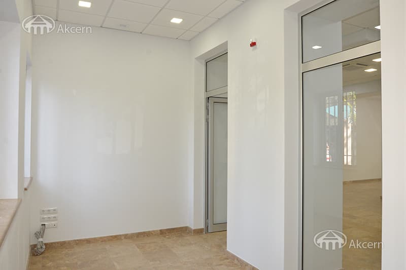 Խանութ · 104 մ² · Կենտրոն