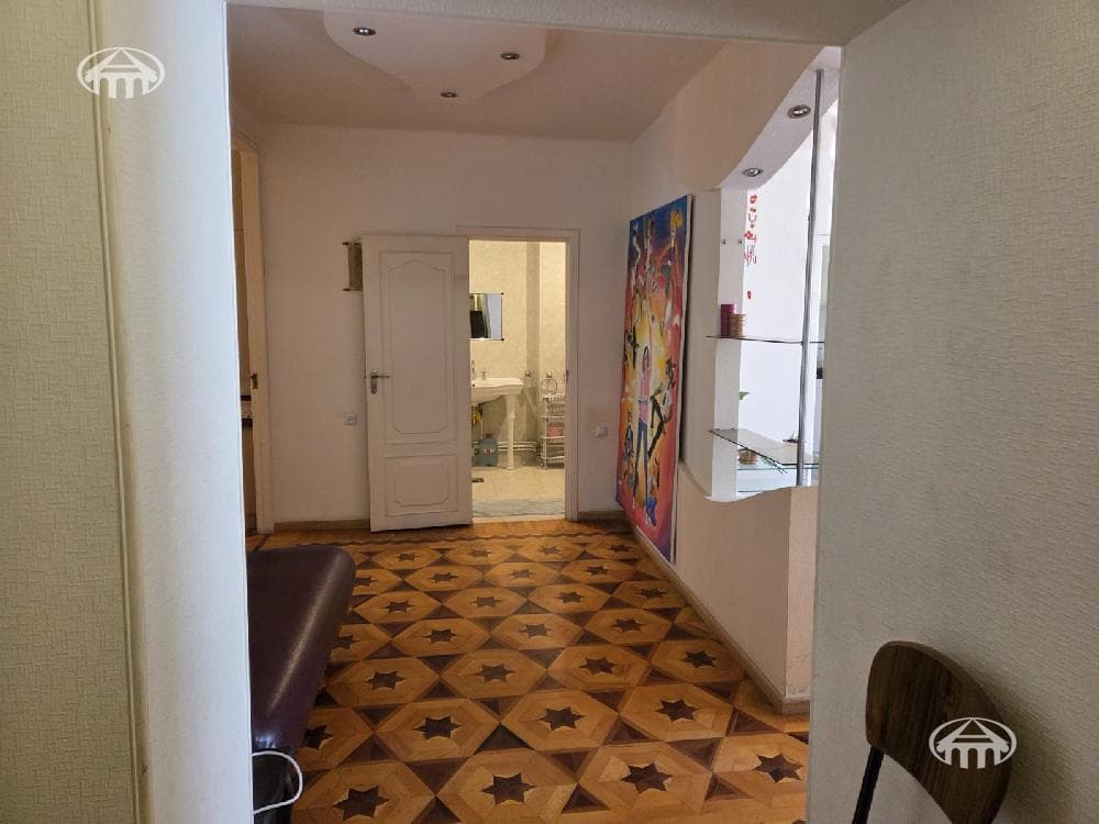 Apartment · 4 rooms · 106 m² · Kentron