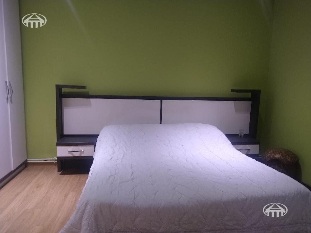 House · 5 rooms · 204 m² · Kentron