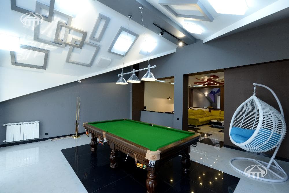 Mansion · 5 rooms · 600 m² · Arabkir
