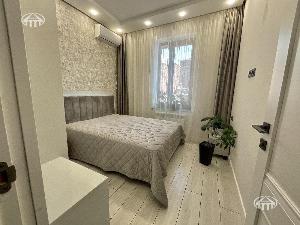 Mansion · 6 rooms · 260 m² · Avan