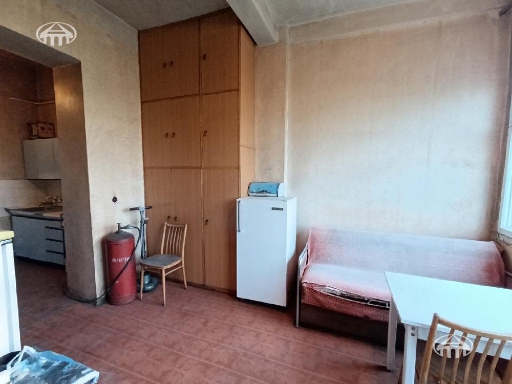 Apartment · 3 rooms · 90 m² · Kentron