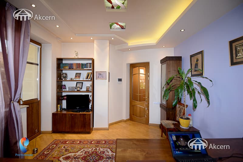 House · 6 rooms · 280 m² · Arabkir