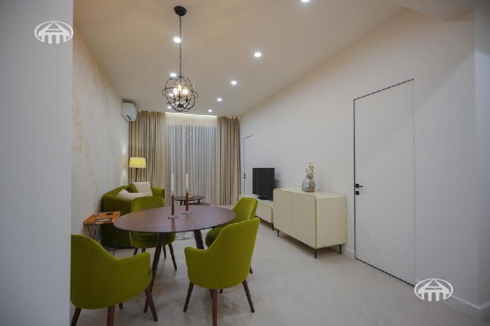 Apartment · 3 rooms · 70 m² · Kentron