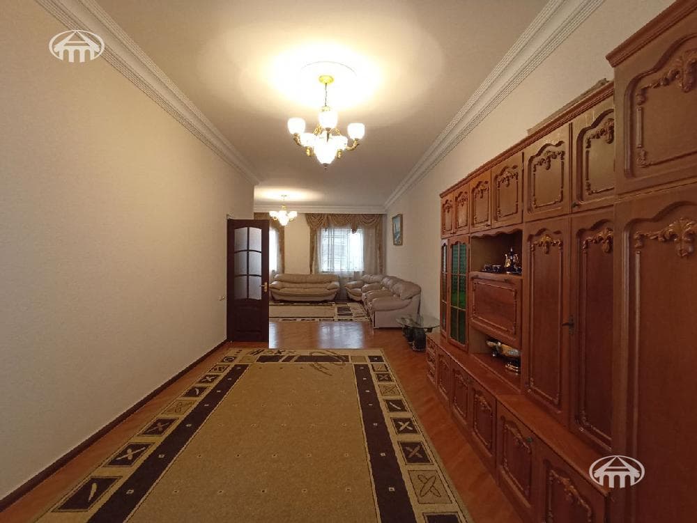 Дом · 6 комн. · 327 м² · Эребуни