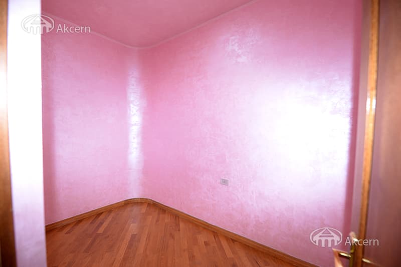Apartment · 4 rooms · 240 m² · Kentron