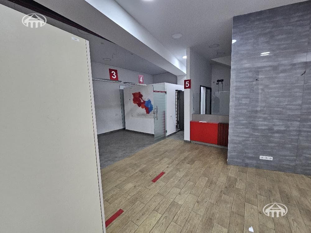 Retail · 210 m² · Nor Nork