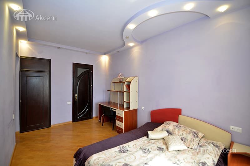 Mansion · 5 rooms · 320 m² · Nork-Marash